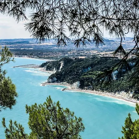 Conero Azzurro Numana