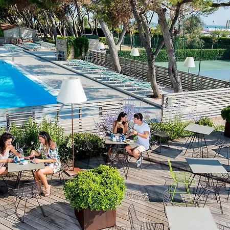 פארק נופש Conero Azzurro 3*